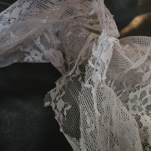 Sheer gray lace long sleeved dress by Cloe szM no designer tags - Picture 8 of 9